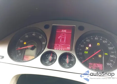 2008 Volkswagen Passat Komfort z USA, uszkodzony, nr VIN WVWAK73C88P052203